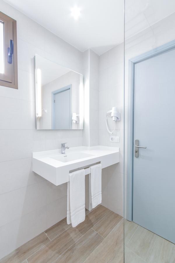Apartamentos Lago Colonia de Sant Jordi Exteriör bild