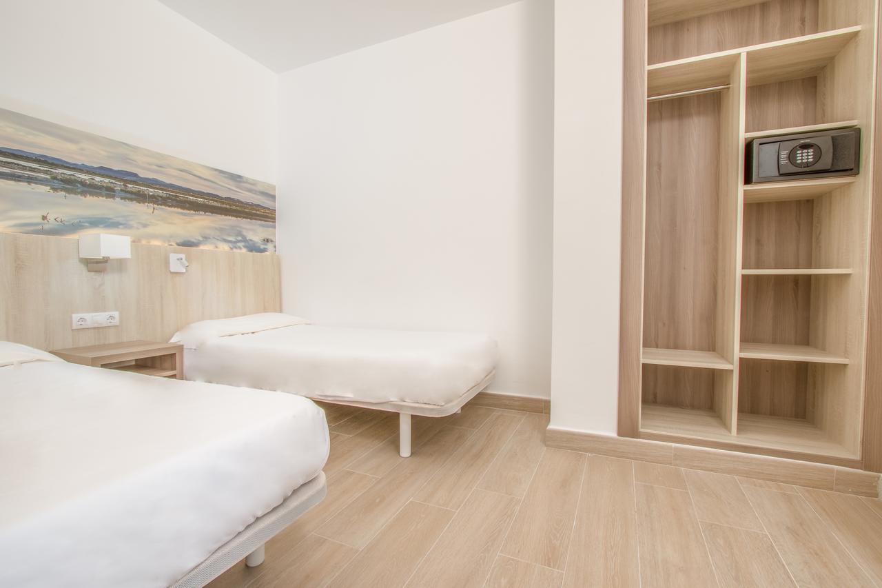 Apartamentos Lago Colonia de Sant Jordi Exteriör bild
