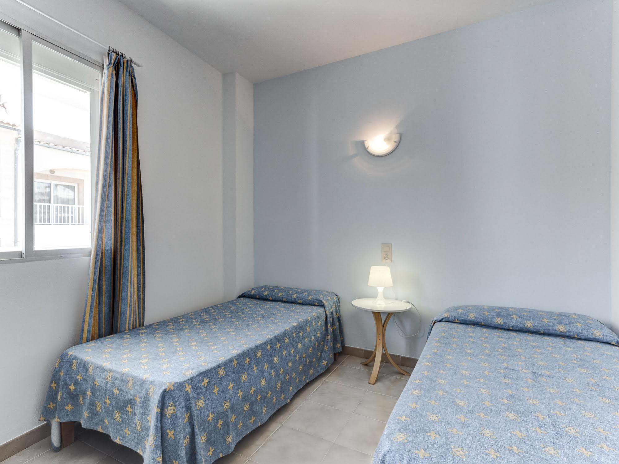 Apartamentos Lago Colonia de Sant Jordi Exteriör bild
