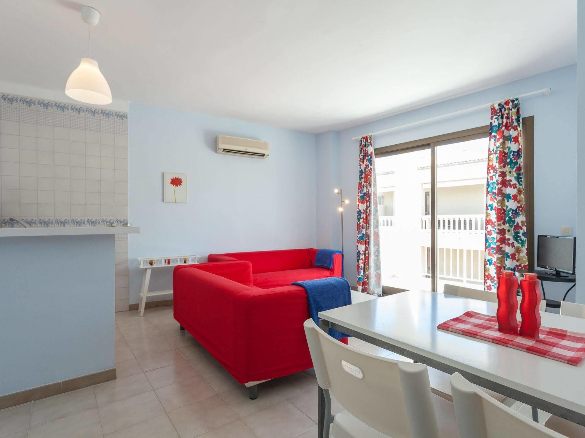 Apartamentos Lago Colonia de Sant Jordi Exteriör bild